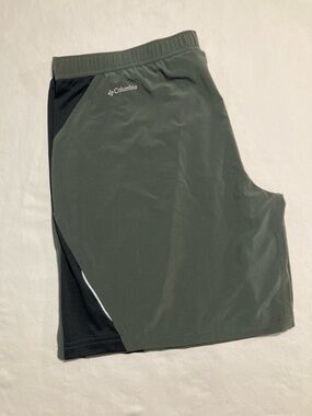 Columbia Men's Dark Olive and Black Athletic Shorts (143)